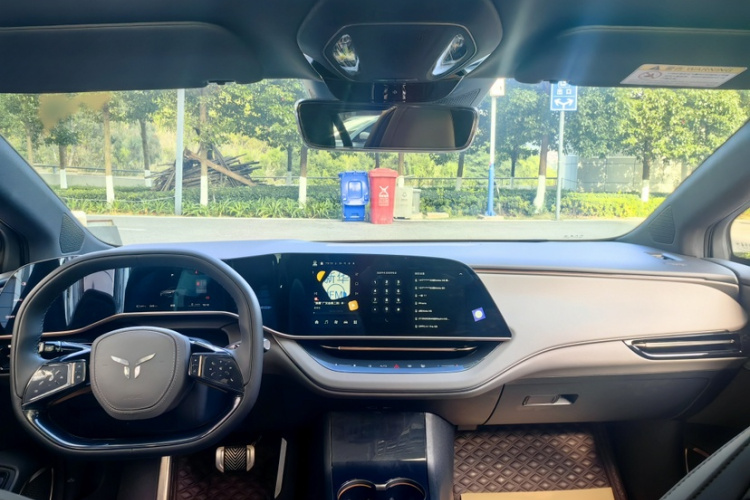 红旗EH7 2024款 600 Pro中控内饰7002