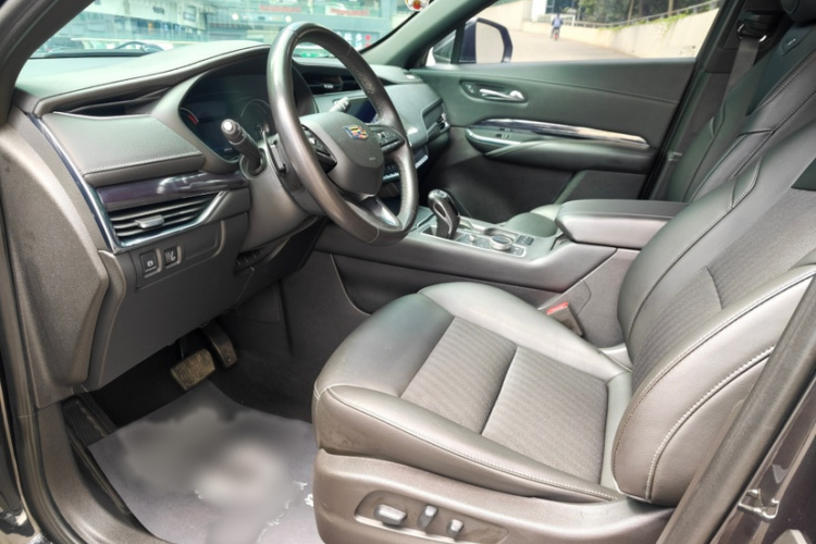 凯迪拉克XT4 2018款 28T 两驱技术型中控内饰7003