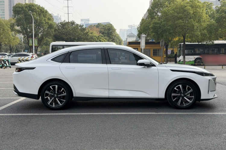 长安 逸动 2024款 1.5T GDI自动 旗舰型车身外观6005