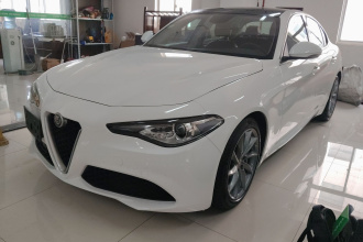 阿尔法·罗密欧 Giulia朱丽叶 2017款 2.0T 280HP 豪华版