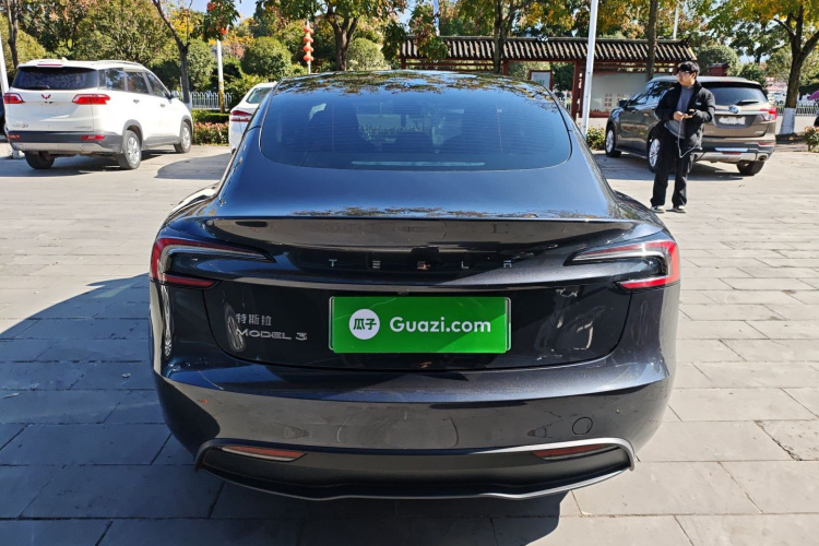 特斯拉 Model 3 2023款 后轮驱动版车身外观6004