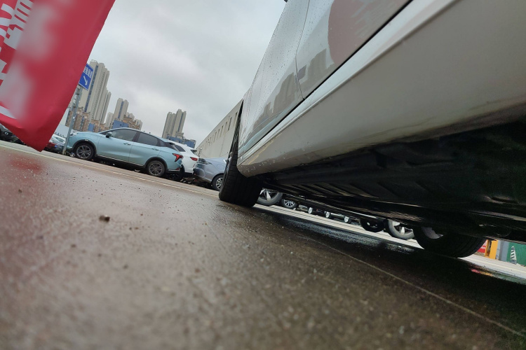 奔驰E级(进口) 2019款 E 260 运动版局部细节9002