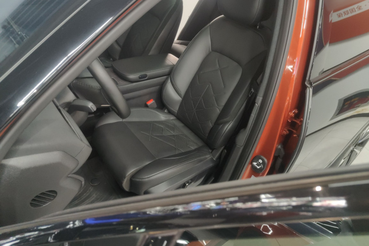 蔚来ES7 2022款 100kWh 首发版中控内饰19