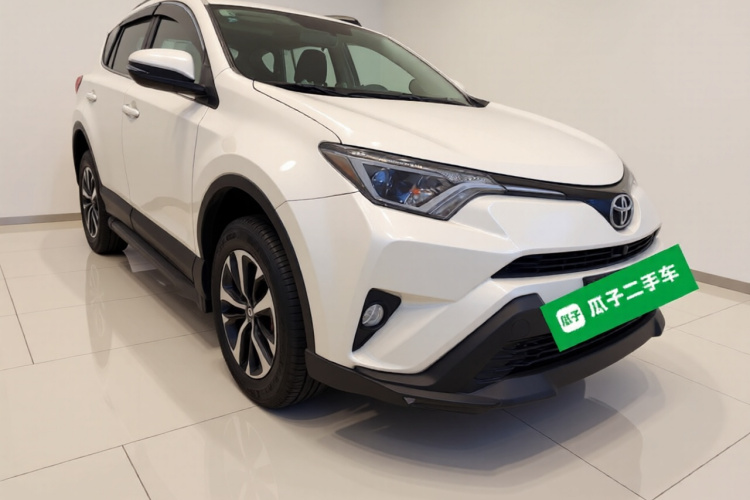 丰田 RAV4荣放 2016款 2.0L CVT两驱风尚版 国V车身外观3