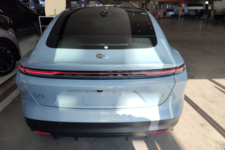 蔚来ET5 2024款 75kWh车身外观6