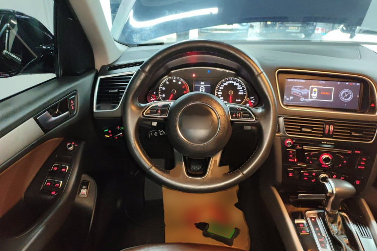 奥迪Q5 2017款 Plus 40 TFSI 进取型中控内饰13