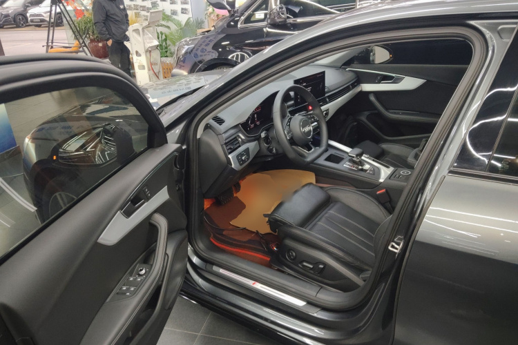 奥迪A4L 2020款 40 TFSI 时尚动感型中控内饰7003