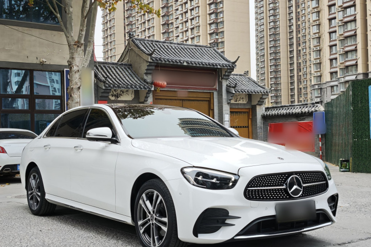 奔驰E级 2023款 改款 E 260 L 运动型车身外观6002