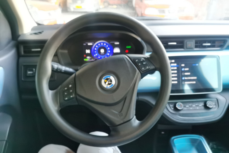 华晨新日i03 2021款 318km 31.45kWh局部细节13