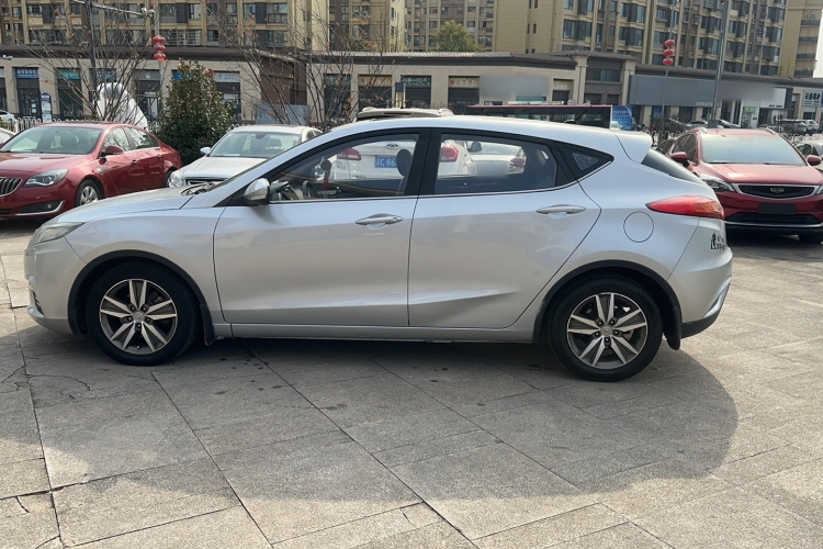 长安 逸动 2013款 1.6L 自动俊酷型 国IV车身外观6013