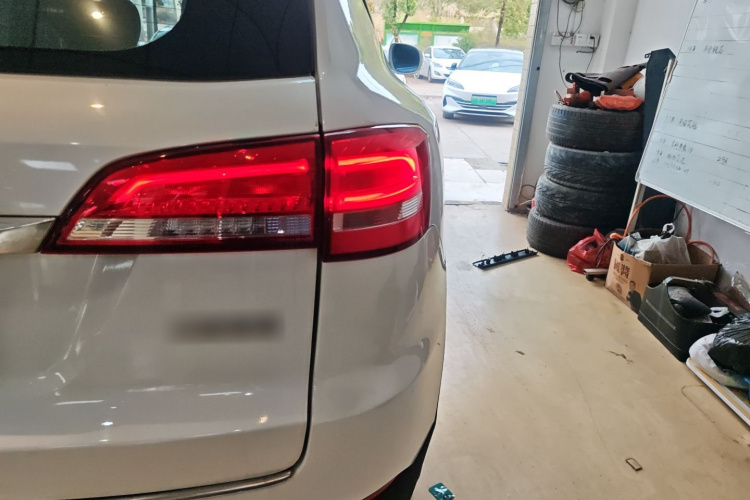 哈弗H7 2018款 改款 蓝标H7 2.0T 自动智享型车身外观9