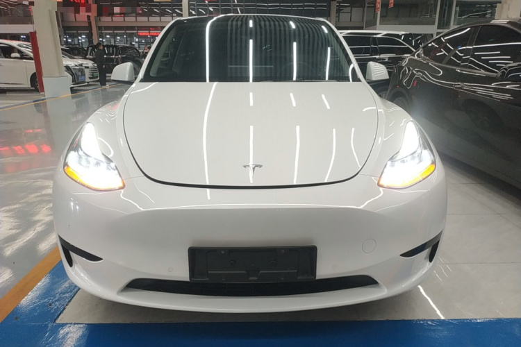 特斯拉 Model Y 2022款 改款 后轮驱动版车身外观2