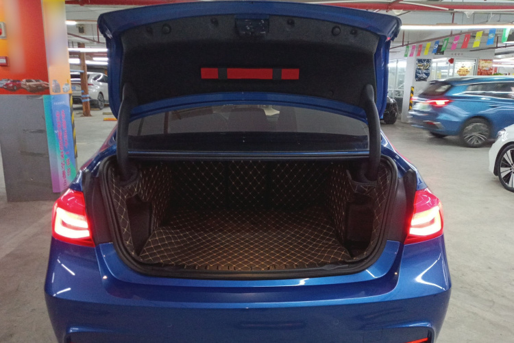 宝马3系 2017款 320Li M运动型局部细节23