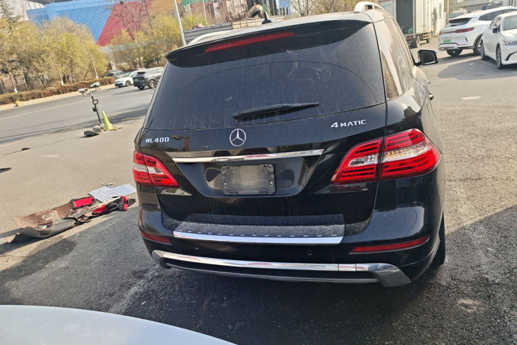 奔驰M级 2014款 ML 400 4MATIC豪华型车身外观6004
