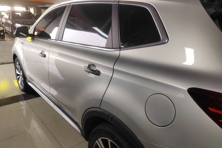 荣威RX5新能源 2017款 eRX5 50T 混动互联尊荣旗舰版车身外观6003