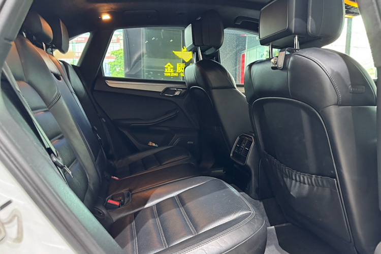 保时捷 2016款 Macan Turbo 3.6T中控内饰7003