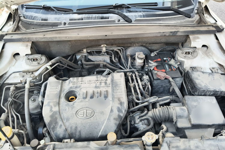 奔腾X80 2013款 2.0L 自动豪华型局部细节24