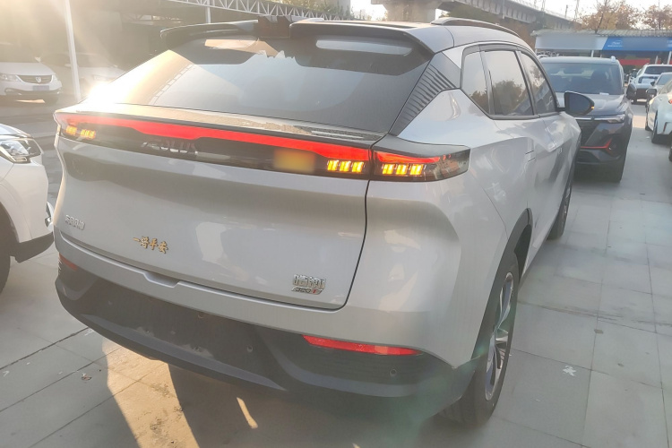 东风风神 皓瀚 2024款 荣耀版 1.5T 时尚型车身外观7