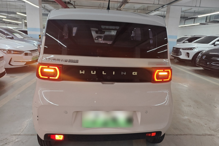 五菱汽车 宏光MINIEV 2021款 马卡龙臻享款 磷酸铁锂车身外观6