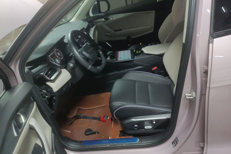 领克06 2021款 1.5T Shero粉色特别版中控内饰20