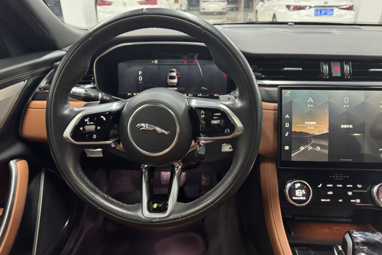 捷豹XFL 2022款 XFL 2.0T P250 两驱精英运动版中控内饰7008
