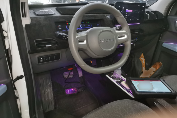 吉利银河 2024款 熊猫mini 200km 耐力熊中控内饰7002