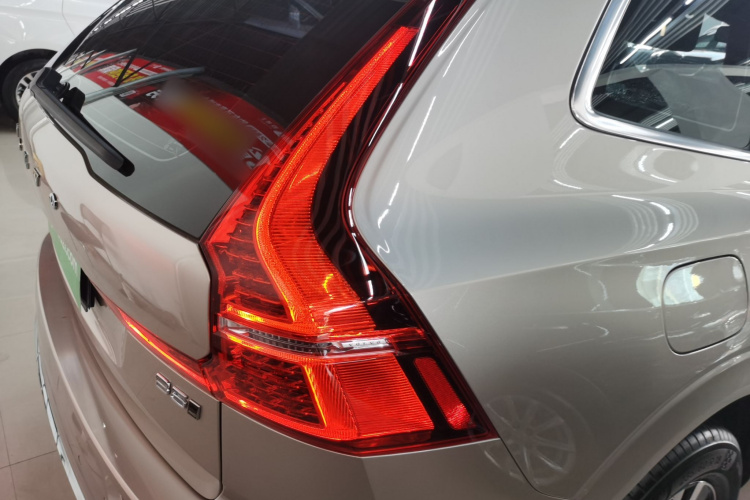 沃尔沃XC60 2024款 B5 四驱智逸豪华版车身外观9