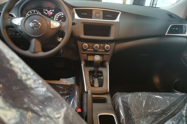 日产 轩逸 2024款 改款三 经典 1.6XE CVT舒适版中控内饰7003