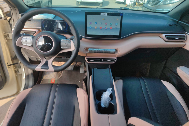 比亚迪 海鸥 2025款 305km 活力版中控内饰12