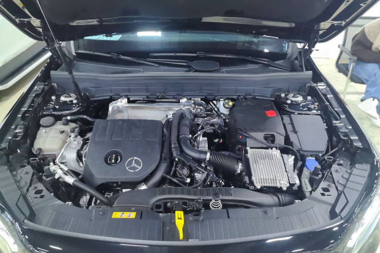 奔驰GLB 2024款 GLB 200 动感型机舱底盘24