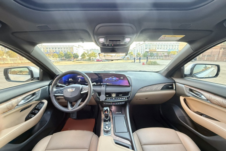 凯迪拉克CT5 2024款 28T 尊贵型中控内饰7001