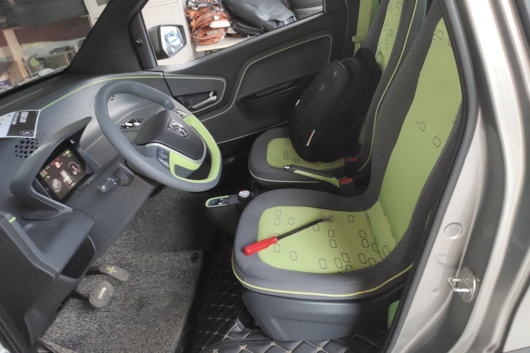 宝骏E100 2019款 250KM 智行版中控内饰7004