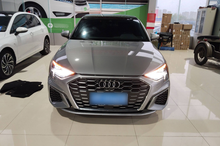 奥迪A3 2024款 A3L Limousine 35 TFSI 时尚运动型车身外观2