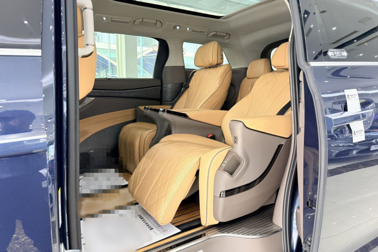 腾势D9 2022款 DM-i 1040 尊贵型中控内饰7005