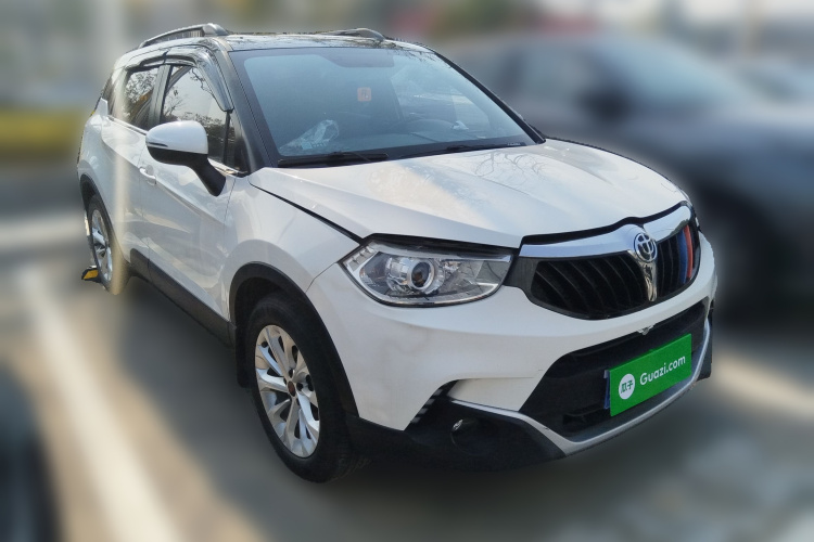 中华V3 2015款 1.5L 手动智能型车身外观3