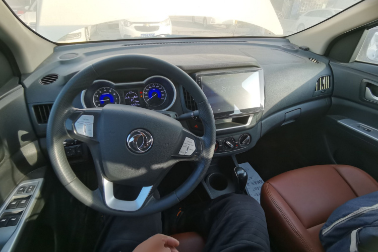 东风风神AX3 2017款 领先版 1.5L 自动尚酷型中控内饰7002