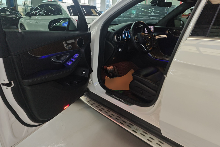 奔驰GLC 2020款 GLC 260 L 4MATIC 豪华型中控内饰7003