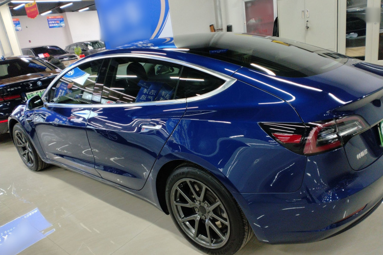 特斯拉 Model 3 2019款 标准续航后驱升级版车身外观4