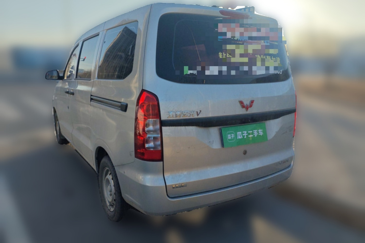 五菱汽车 五菱宏光V 2022款 1.5L劲取版电动助力LAR车身外观5