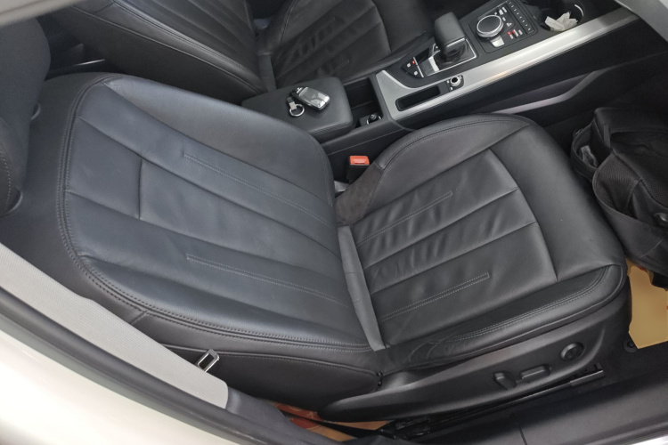 奥迪A4L 2019款 40 TFSI 时尚型 国VI局部细节41