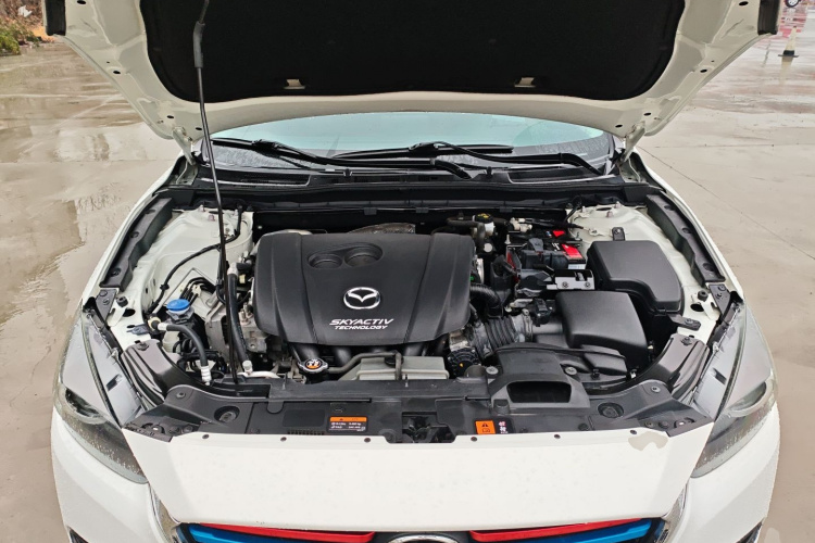 马自达3 昂克赛拉 2017款 两厢 2.0L 自动运动型 国V机舱底盘24