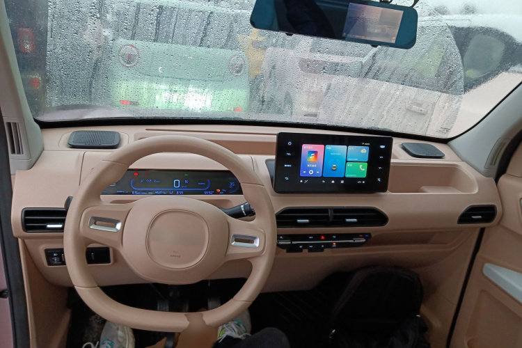 吉利银河 2023款 熊猫mini 200km 灵动熊中控内饰12