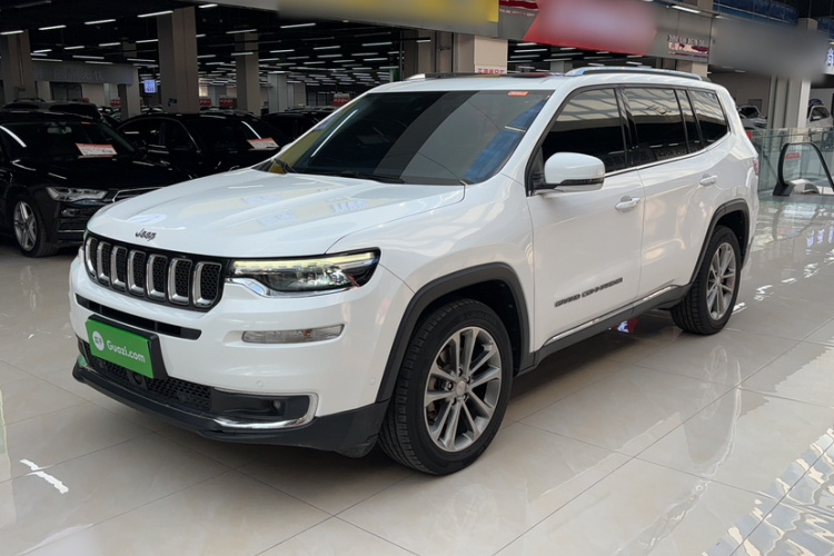 Jeep 大指挥官 2018款 2.0T 四驱臻享版 国V车身外观1