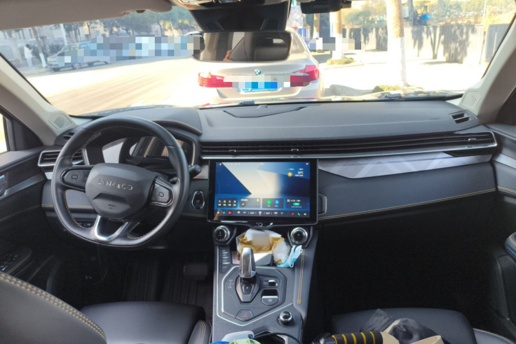 领克01 2023款 2.0TD 两驱亚运版中控内饰12