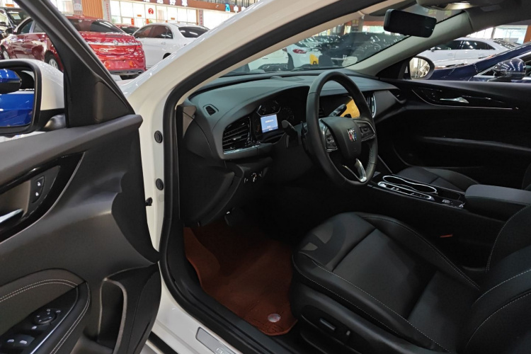 别克 君威 2024款 25T 超享版中控内饰7003