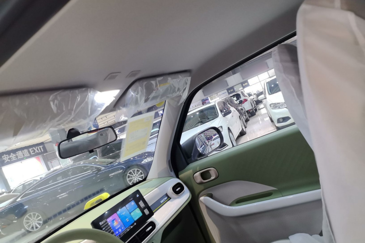 吉利银河 2025款 210km 熊猫骑士中控内饰22