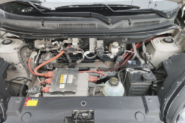 五菱汽车 五菱缤果 2024款 333km 悦享款机舱底盘24