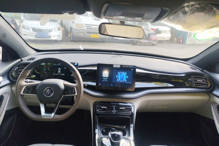 比亚迪 秦PLUS 2024款 荣耀版 DM-i 55KM领先型中控内饰12