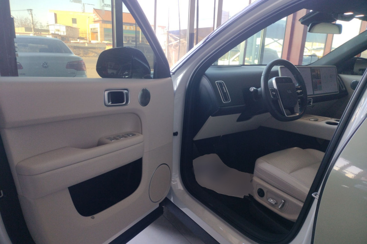 理想汽车 理想L6 2024款 Max中控内饰20