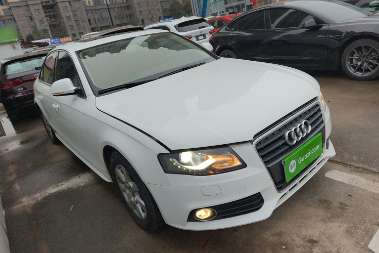 奥迪A4L 2012款 2.0 TFSI 自动标准型车身外观3